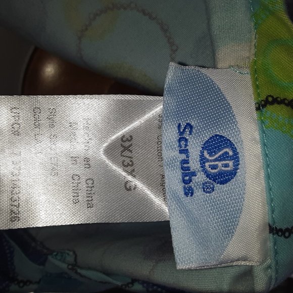 Scrub set - Picture 8 of 13